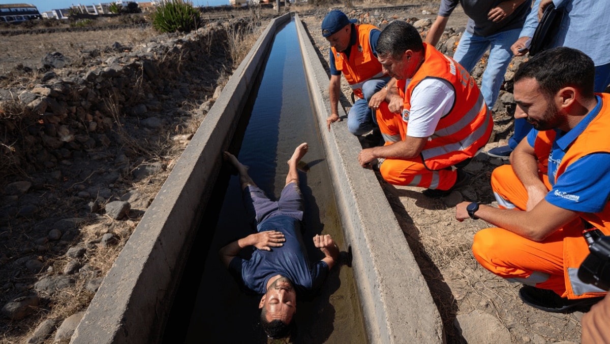 Herido grave al caer desde una altura de tres metros a una acequia en Mogán
