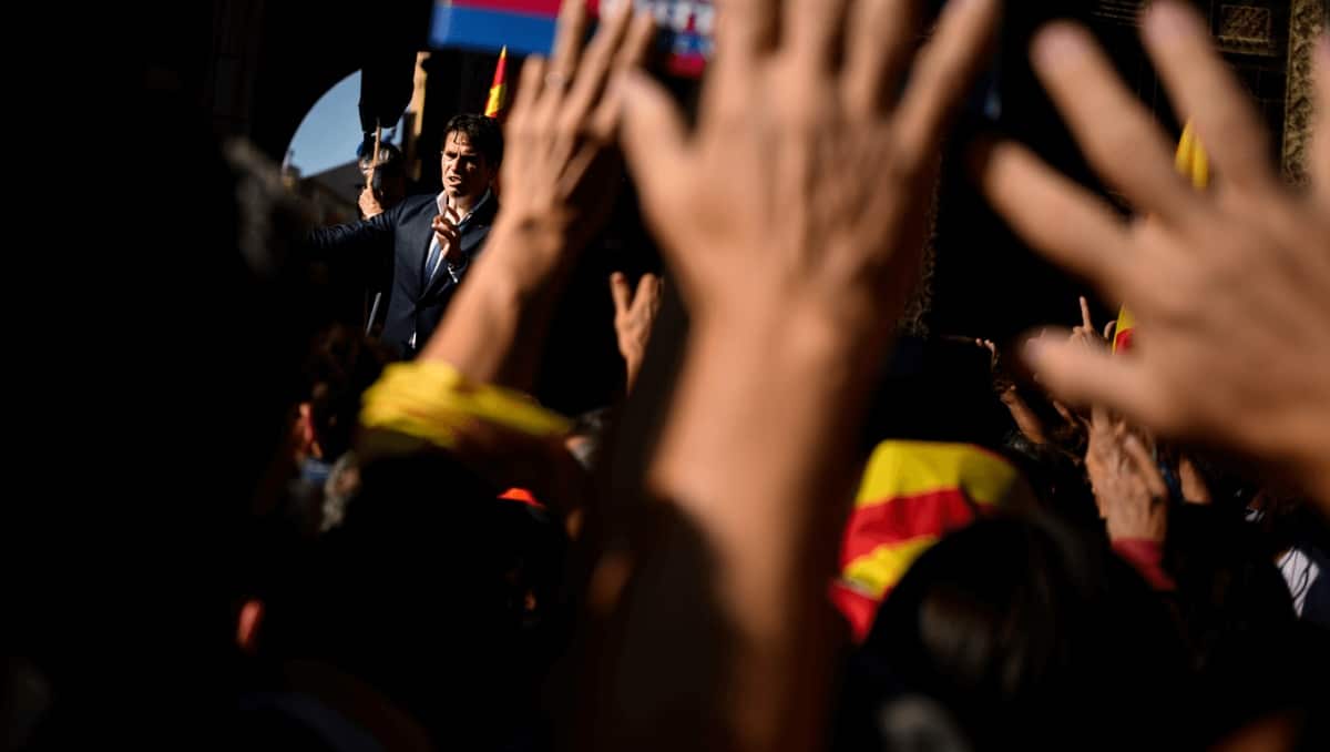 Desplome de Sumar en Cataluña: perdería la mitad de sus diputados si se votara hoy