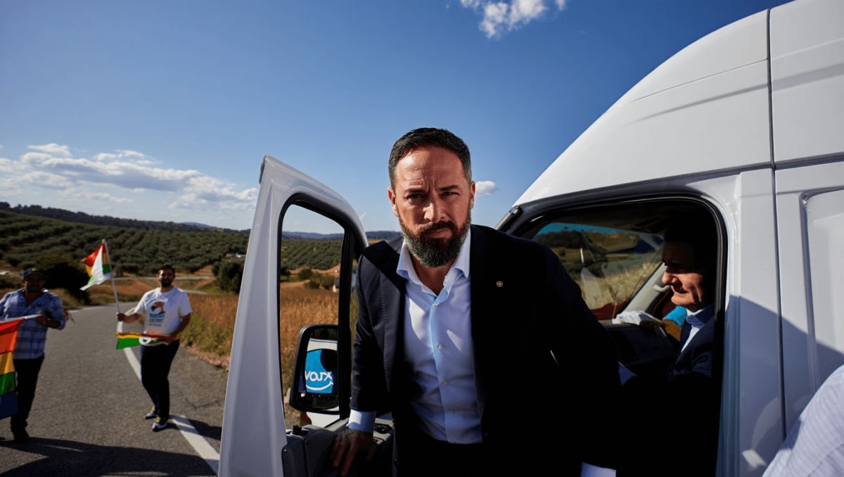 La furgoneta de Abascal pone rumbo a Aragón: liderará la campaña como en Extremadura
