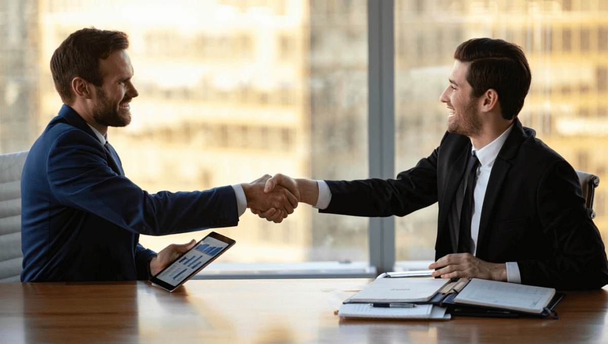 Netflix sabe el miedo que nos da que se carguen HBO, así que tienen una estrategia para que no pase