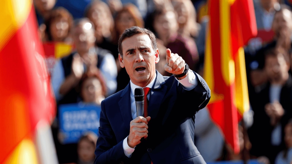 Vox subiría 32 escaños y sería imprescindible para gobernar si hoy hubiera elecciones