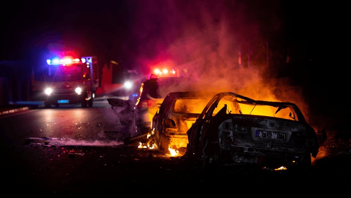 Arden tres vehículos en Puerto del Carmen