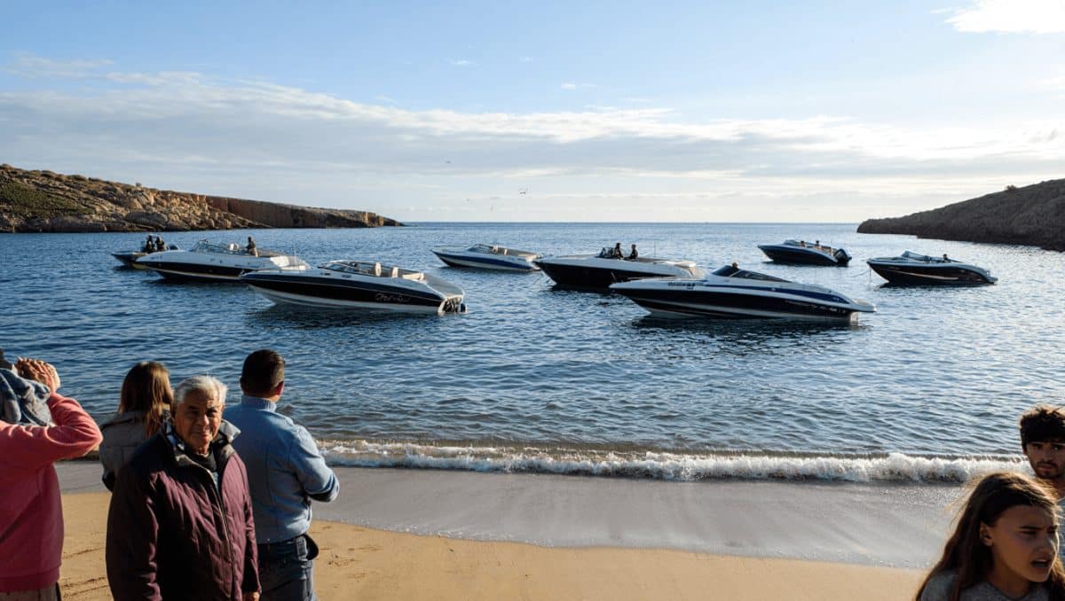 Denuncian la presencia «masiva» de narcolanchas en el litoral de Almería