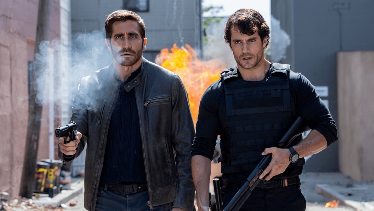 Gente guapa, explosiones y macarradas: Jake Gyllenhaal y Henry Cavill brillan en el tráiler de 'En la zona gris', la nueva película de Guy Ritchie