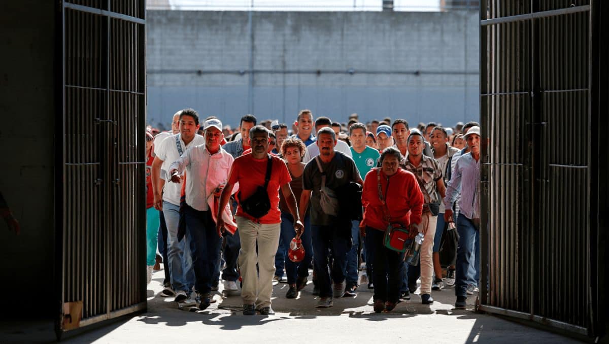 Venezuela anuncia amnistías a 379 presos políticos con vistas a su excarcelación