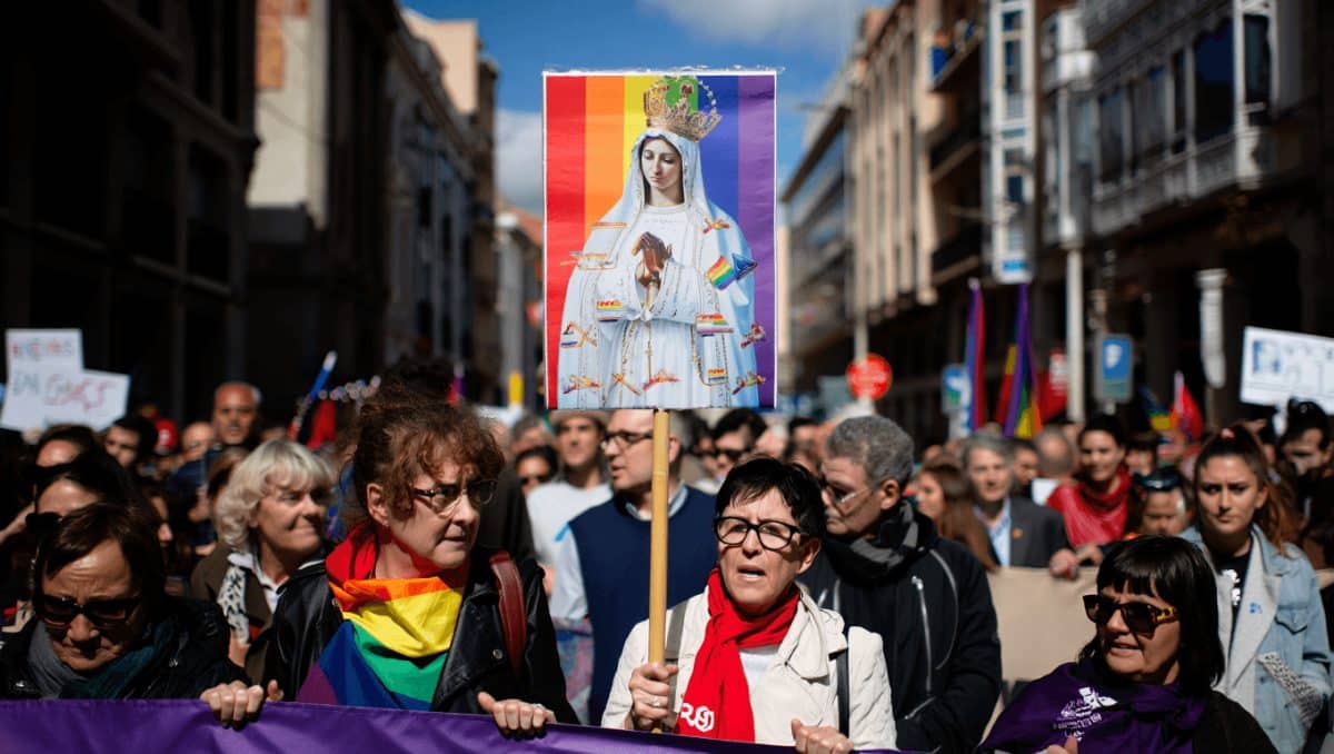 Abren diligencias en Asturias ante un posible delito religioso por la 'Santina Queer'