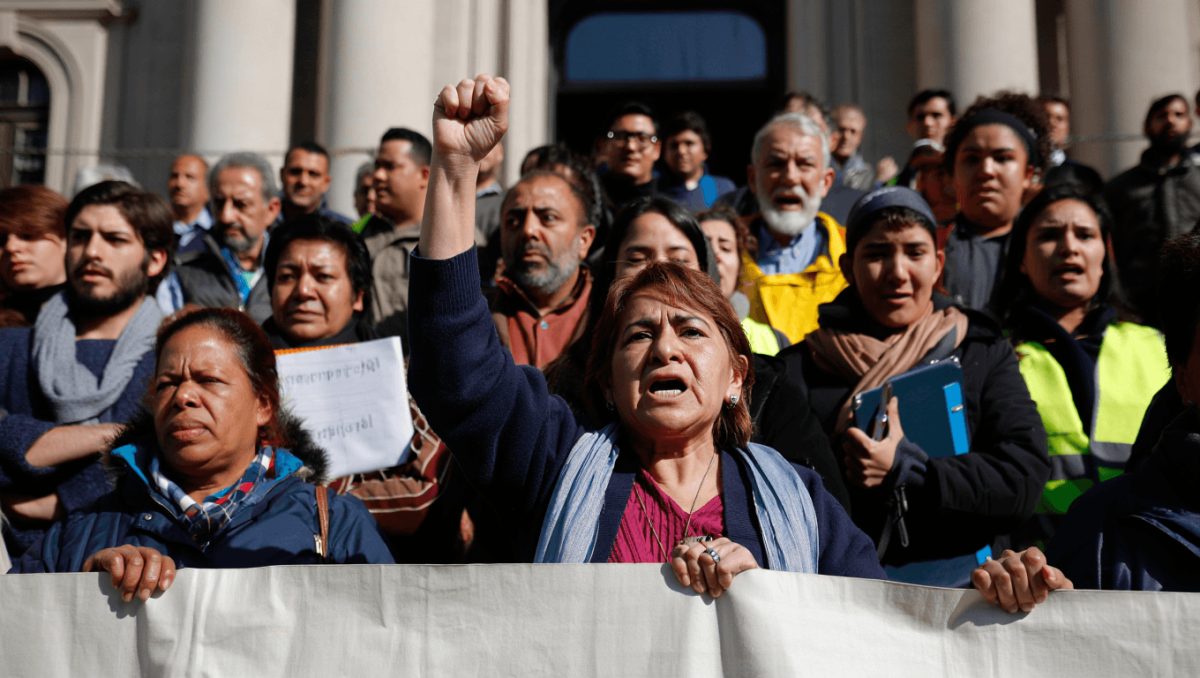 Afectados por la okupación se unen al Frente Cívico contra el bloqueo de leyes de Armengol