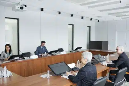 Ministros participan en videoconferencia de crisis sobre situación en Ceuta