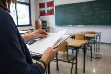 Euskera en la mira: Pradales pide no usar la crisis educativa para atacarlo