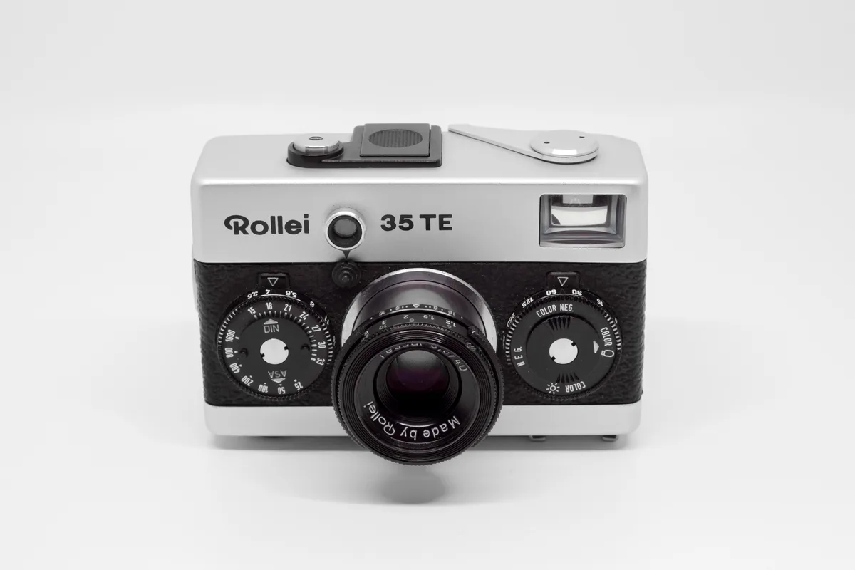 Trípode con IA Rollei: llega a Aldi el 31 de octubre por 24,99 €
