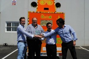 El presidente del Consorcio recibe el premio nacional a la mejor campaña mediambiental realizada a través del robot reciclador Oleobot