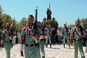 La Legión escoltó a Nuestro Padre Jesus Nazareno en su subida al Monte Calvario en Pulpí.