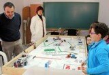 El Alcalde asiste a la demostración de robótica