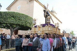 Mañana de Viernes Santo Pulpí - Salida de Ntro. Padre Jesús Nazareno de la Iglesia