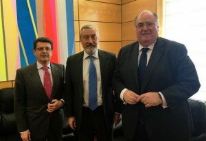 JULIO GÓMEZ POMAR CON EUGENIO GONZÁLVEZ Y JUAN JOSÉ MATARÍ