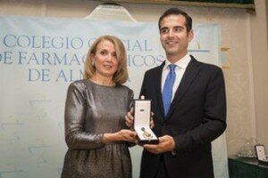 241117 MEDALLA COLEGIO FARMACIA3