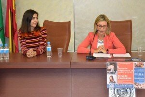 FOTO 1 CONFERENCIA YOLANDA DOMÍNGUEZ