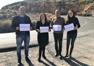CARMEN CRESPO, ARÁNZAZU MARTÍN, BALDOMERO MARTÍNEZ Y MANOLO FLORES EN LA CARRETERA A-391