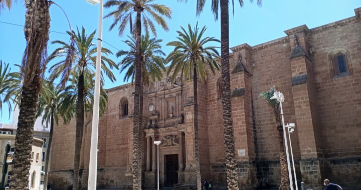 PLAZA CATEDRAL ILUMINACIÓN